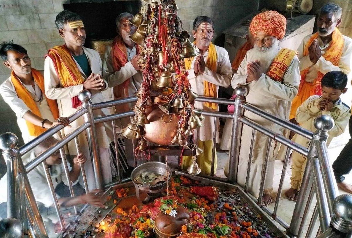 Hawan Pooja for Modi Government in Atal Bihari Vajpayee village Bateshwar