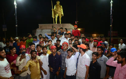 Happiness in Allahabad University on vacating the hostel