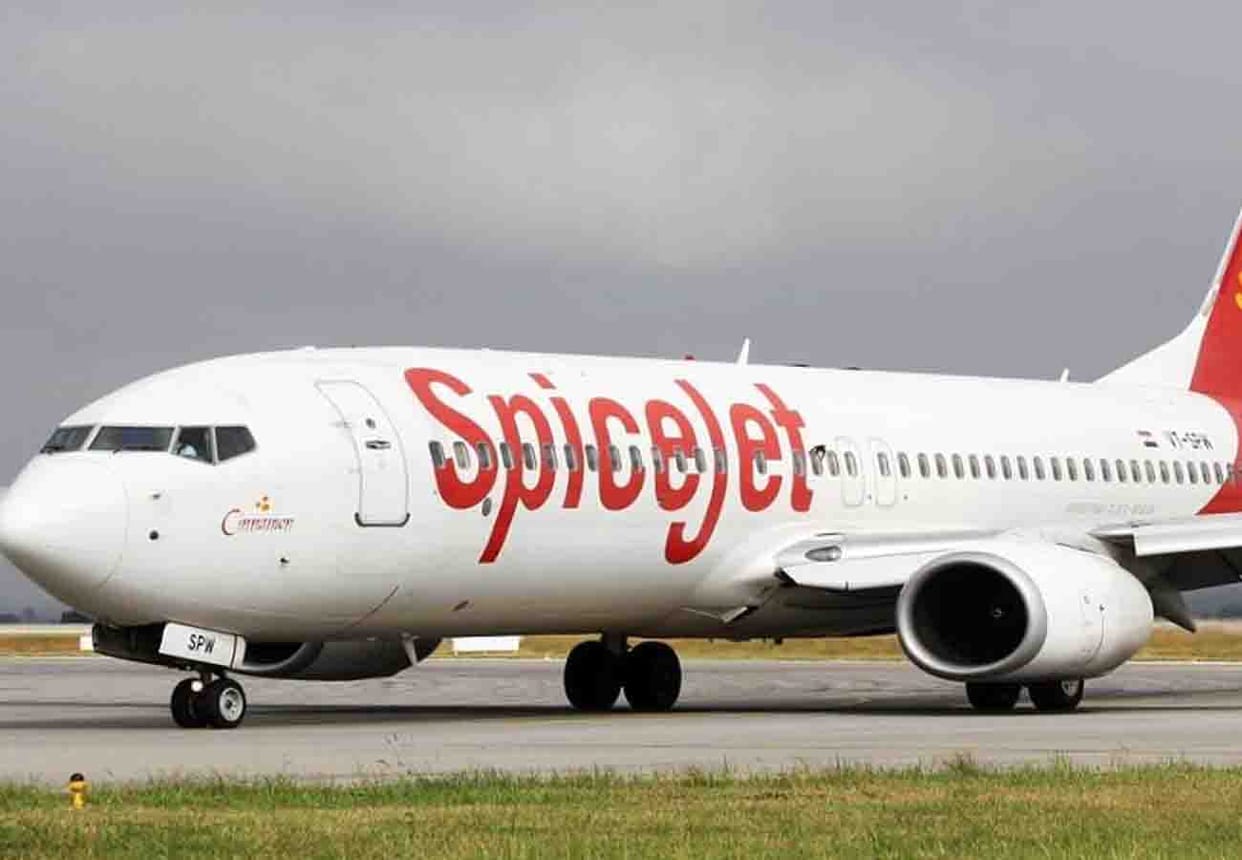 flight not land in kanpur airport due to weather