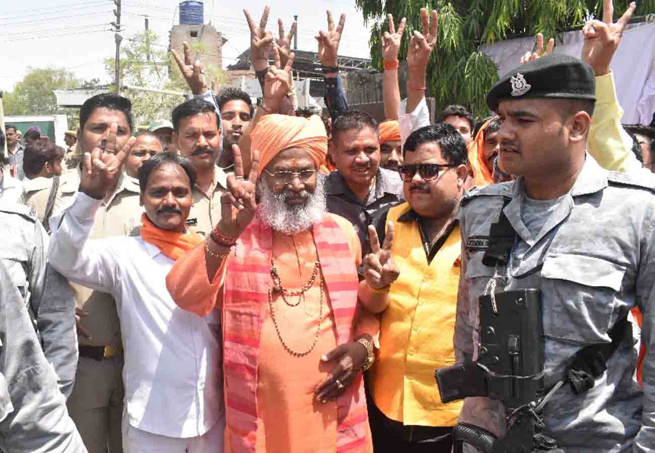 sakshi maharaj big statement on mamata banerjee