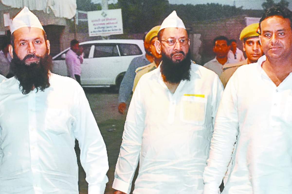 Meerut police will be arrest to Former Minister Haji Yakub Qureshi