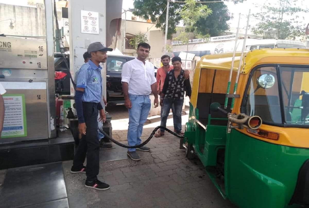 two new CNG petrol pump started in lucknow