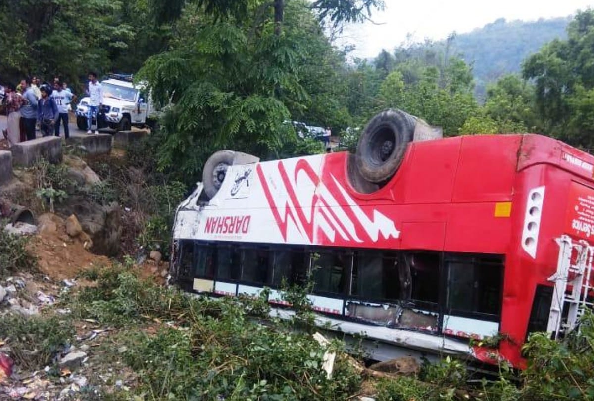 Accident on Pathankot Mandi National High Way 35 Injured