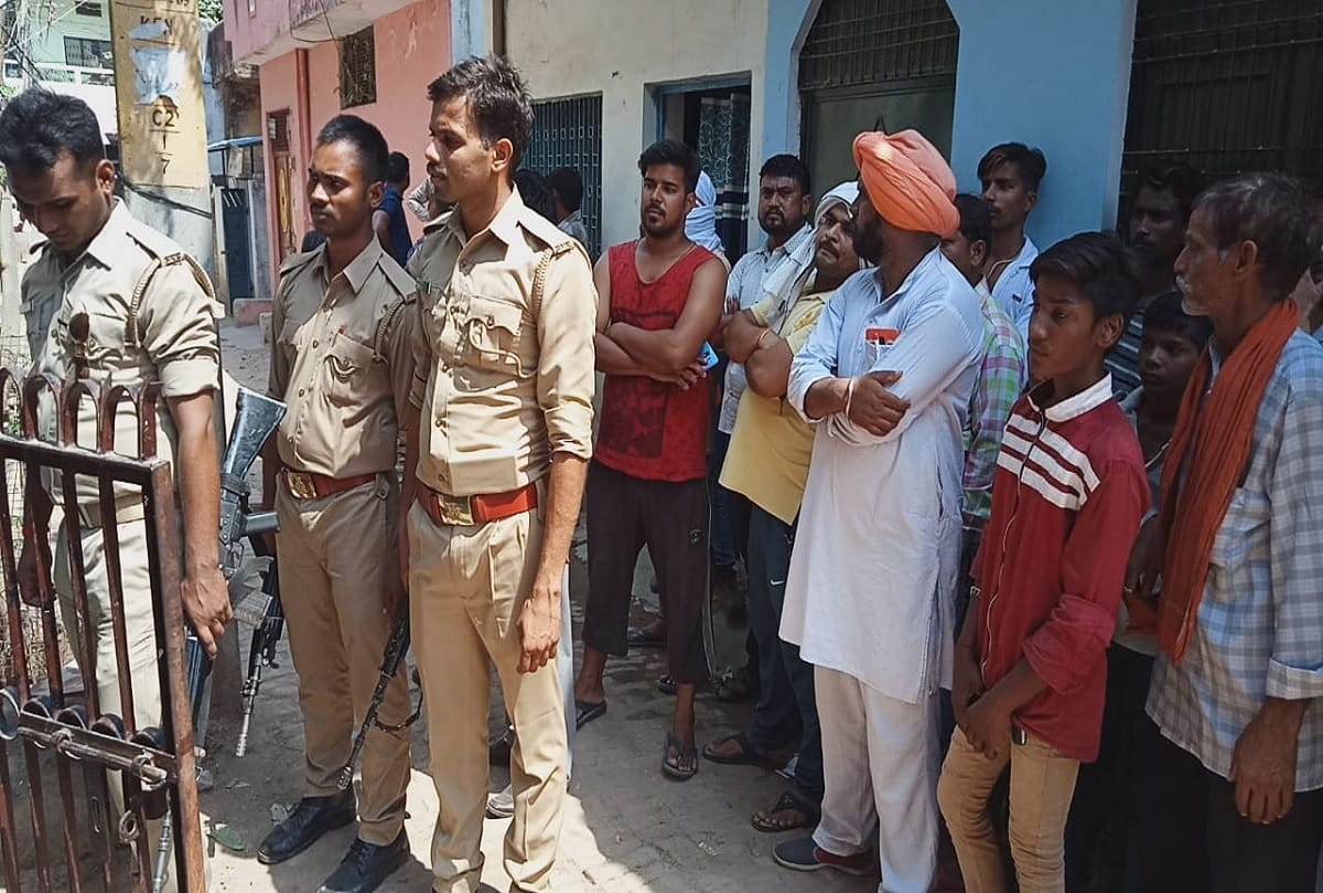 principal committed suicide after shoot his wife In Prayagraj