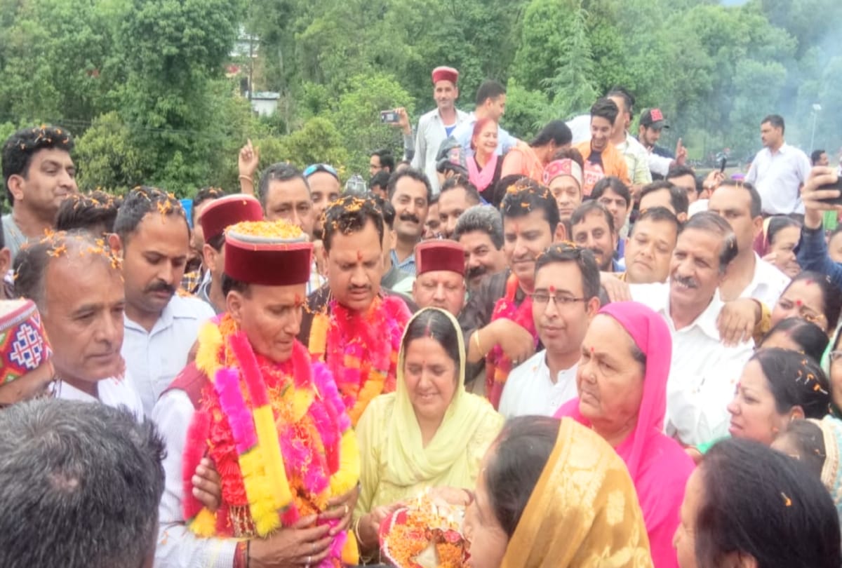 Lok Sabha Chunav Result 2019: ramswaroop sharma sarved pm modi favorite dish in dham to people