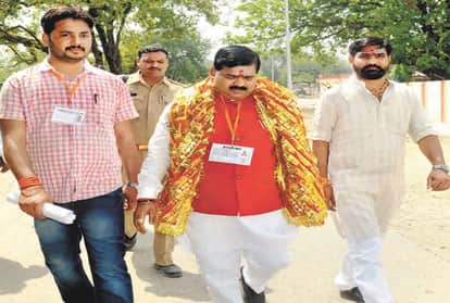 Sangamlal's big victory in Pratapgarh, Vinod was re-elected in Kaushambi