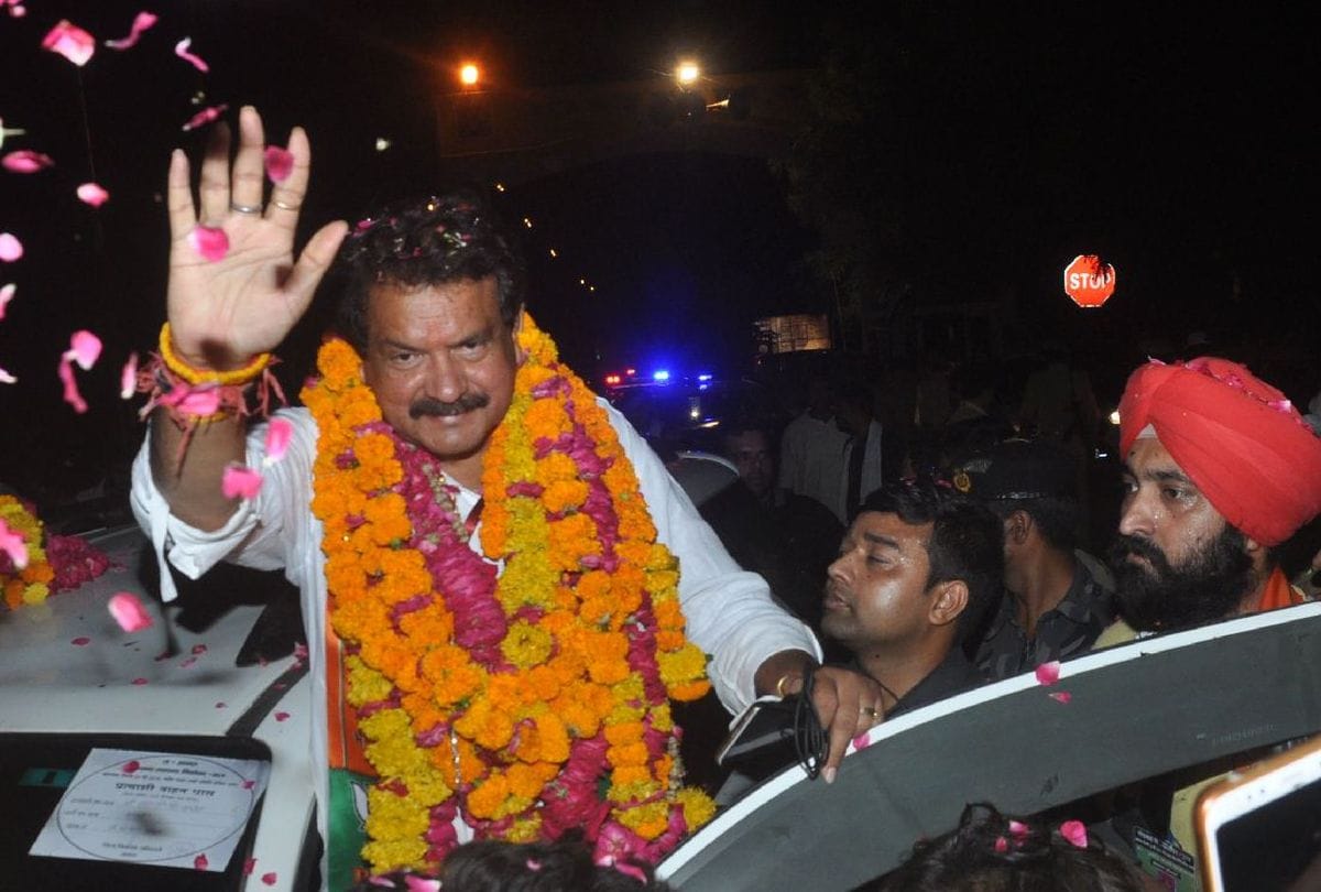 bjp candidate sp singh baghel got less than 10 votes on 18 polling booths in agra