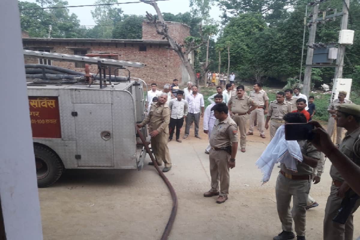 The houses of the boyfriend were set on fire after court marriage in Muzaffarnagar