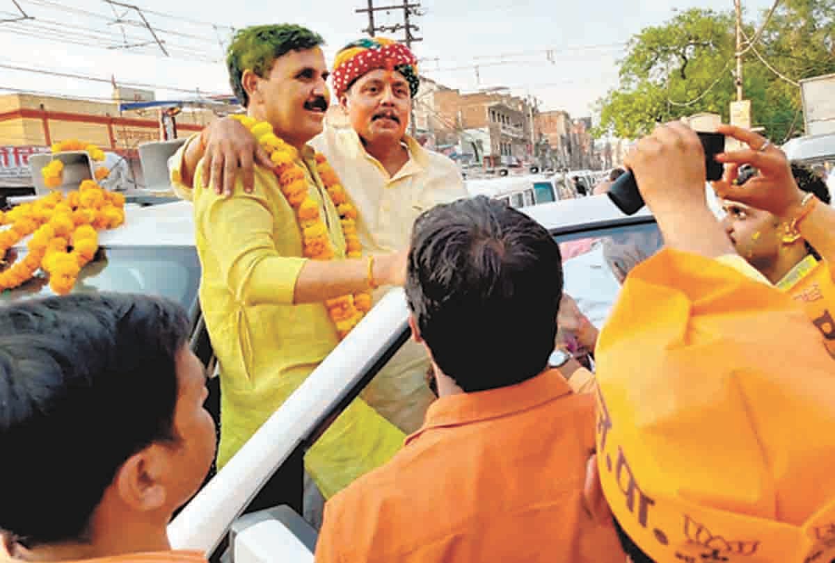 Sangamlal's big victory in Pratapgarh, Vinod was re-elected in Kaushambi