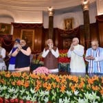 एनडीए बैठक में नरेंद्र मोदी व अन्य नेता