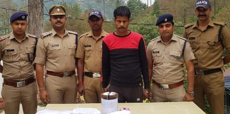 पत्नी की हत्या का आरोपी पति गिरफ्तार