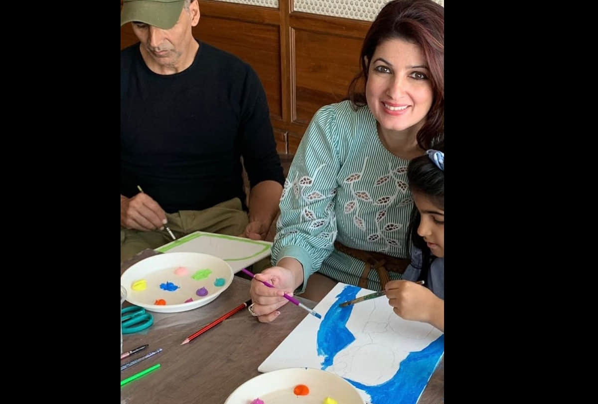 akshay kumar and twinkle khanna help daughter nitara in her art project