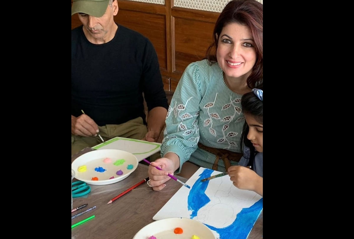 akshay kumar and twinkle khanna help daughter nitara in her art project