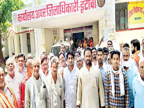 The villagers in protest against the merger of the bank