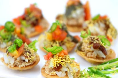 easy and quick cranberry mango chaat recipe to make in 5 minutes