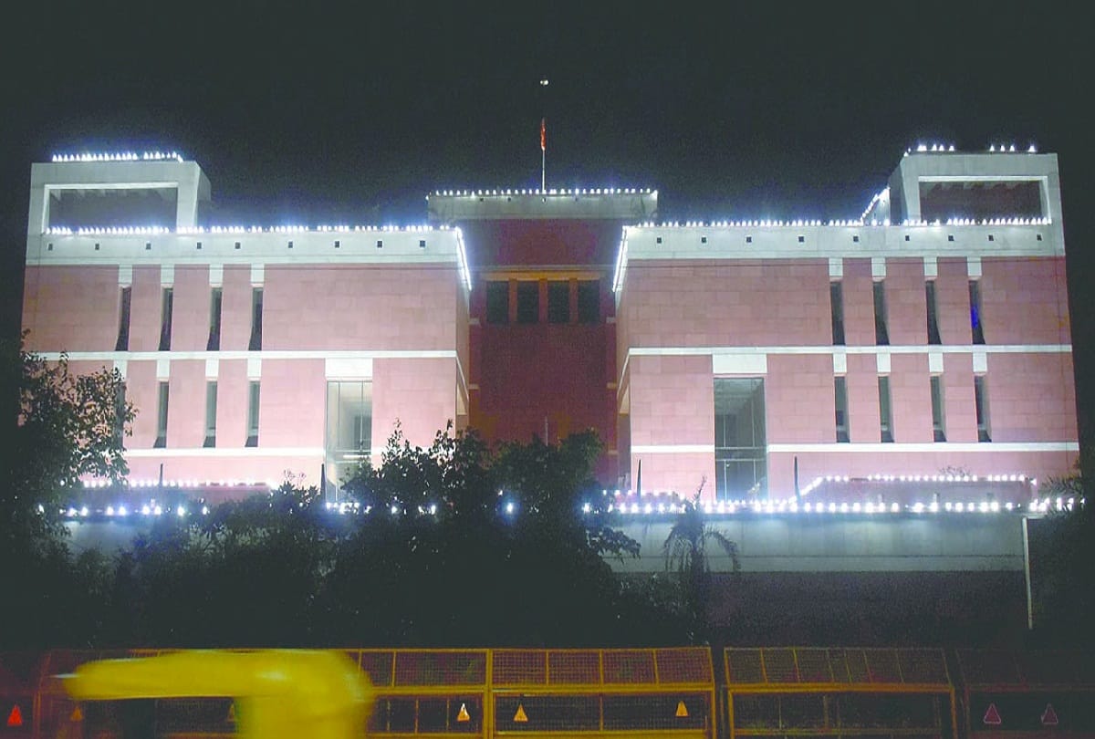 Delhi government imposed a fine of five lakhs on in BJP's central office