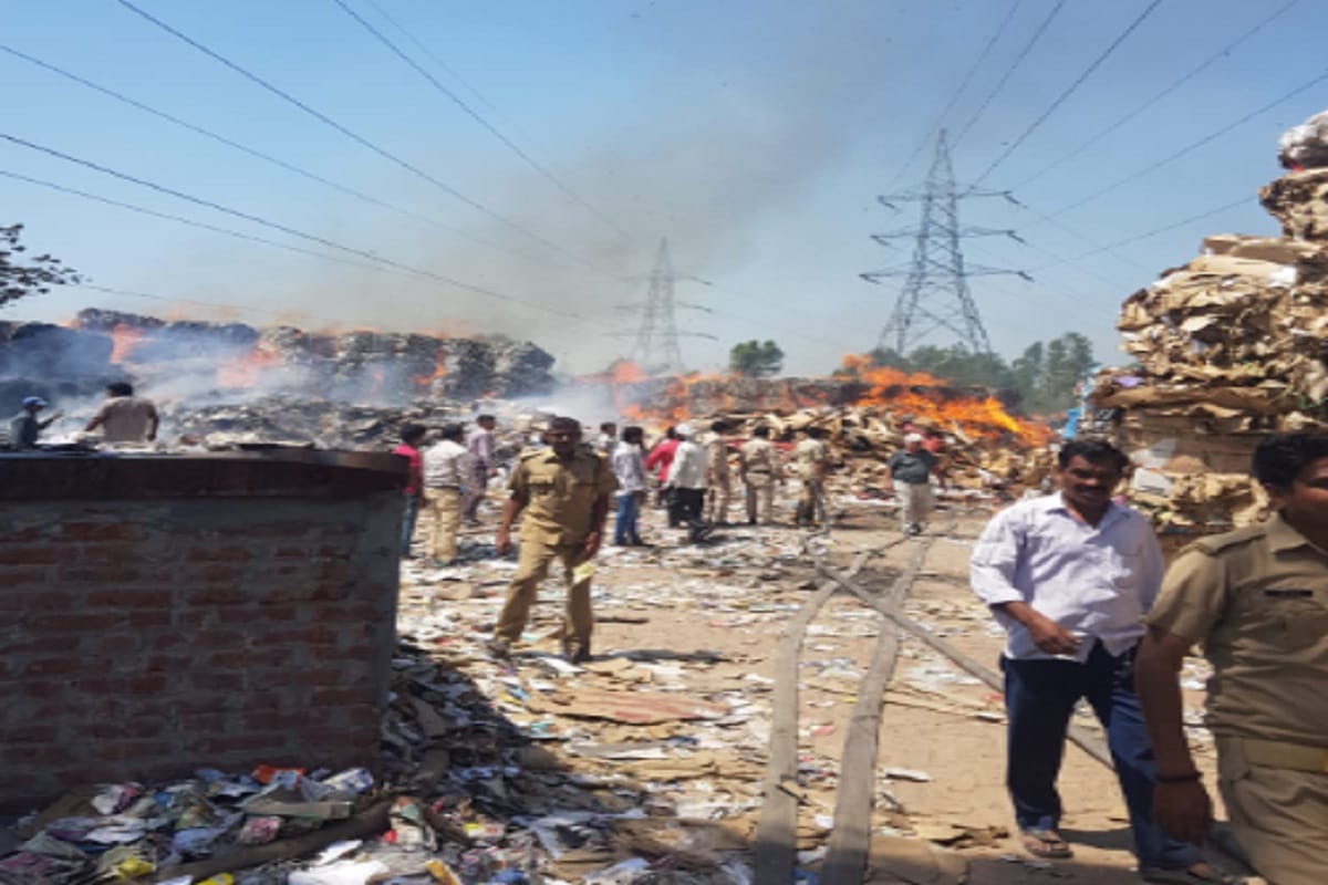 There was a fire in the Galaxy Paper Mill in Muzaffarnagar, and many fire brigade team on the spot