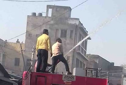 Fire breaks out in a godown in Collectorganj area of Kanpur