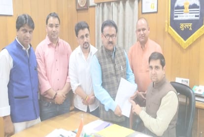 mla threatened to burn alive in front of DSP in kullu himachal