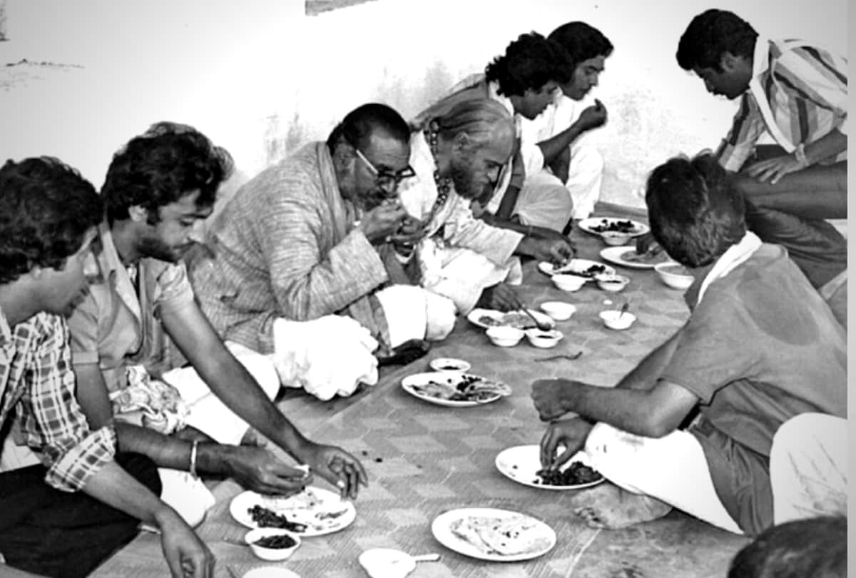 boney kapoor first film hum paanch unseen photos seen serving food to his cast & crew