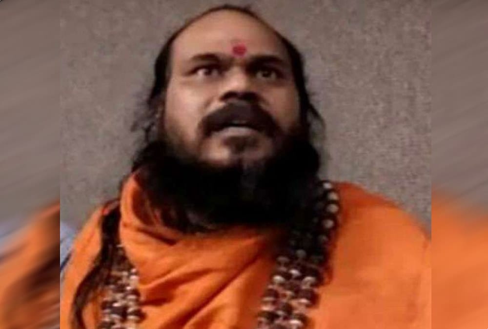 Swami Vairag Anand dismissed from Niranjani Akhara after organized hawan for Digvijaya Singh