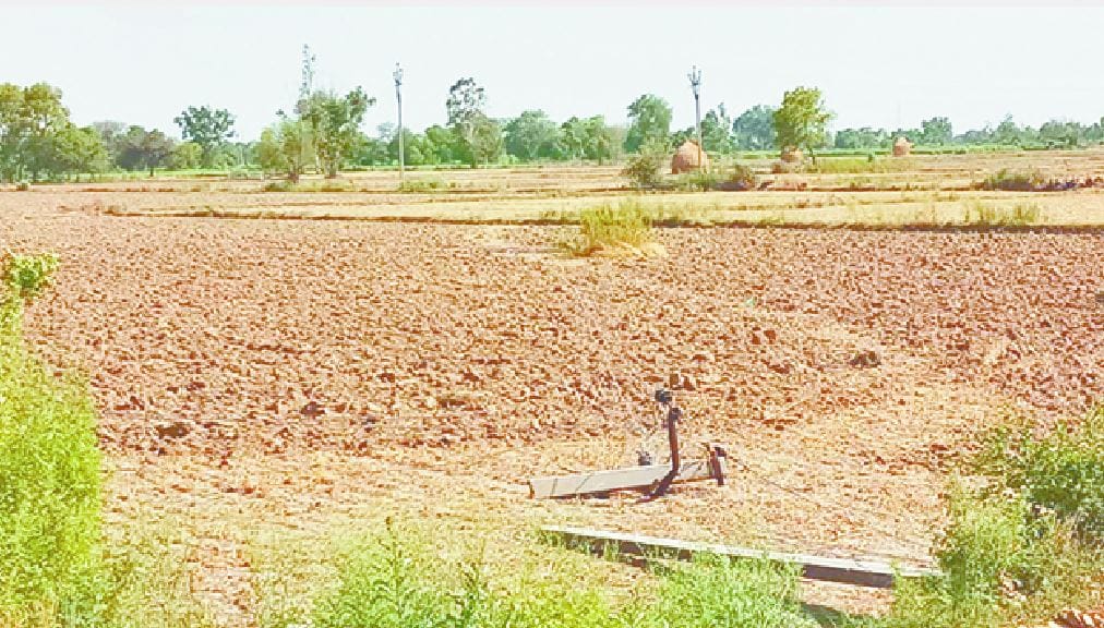 मथुरा के 200 गांवों में तीन दिन से बिजली नहीं