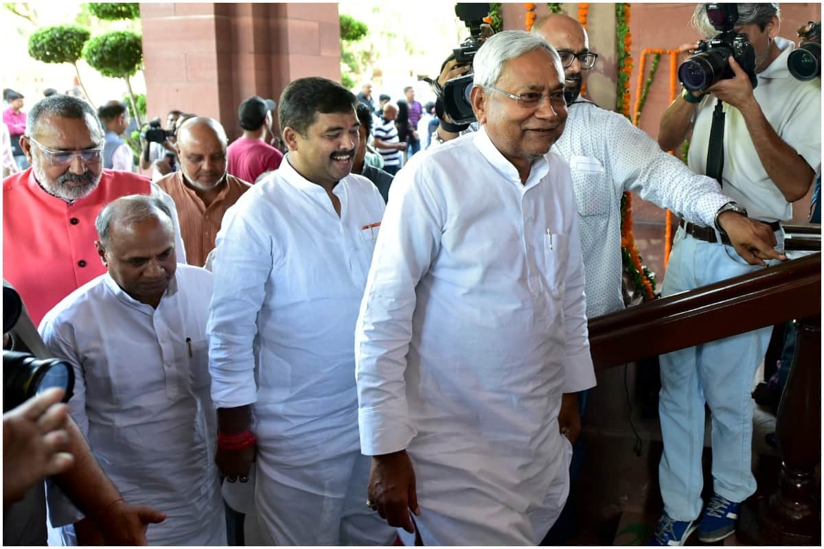 Lok sabha election results 2019: NDA meeting in Delhi, new MP gathered at central hall