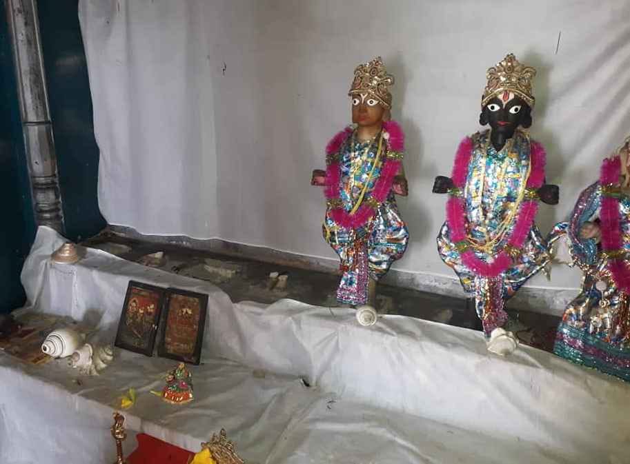 Theft of Radha Krishna and Baldau statues