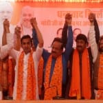 भाजपा के नवनिर्वाचित सांसद प्रवेश वर्मा, गौतम गंभीर, डा. हर्षवर्धन, मनोज तिवारी और हंसराज हंस
