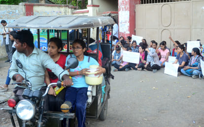 Schoolgirls protesting against vacating hostels at Allahabad University