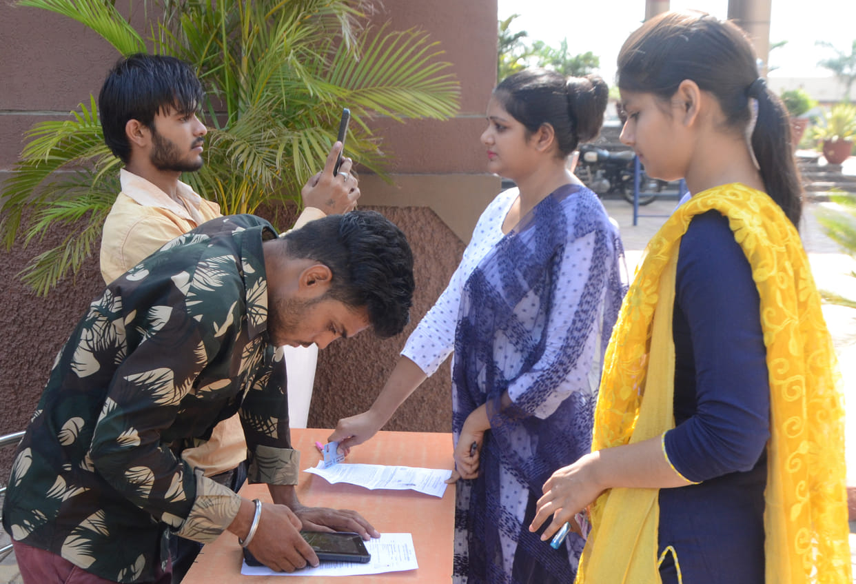 4200 student joined the examination for nayab tahseeldar