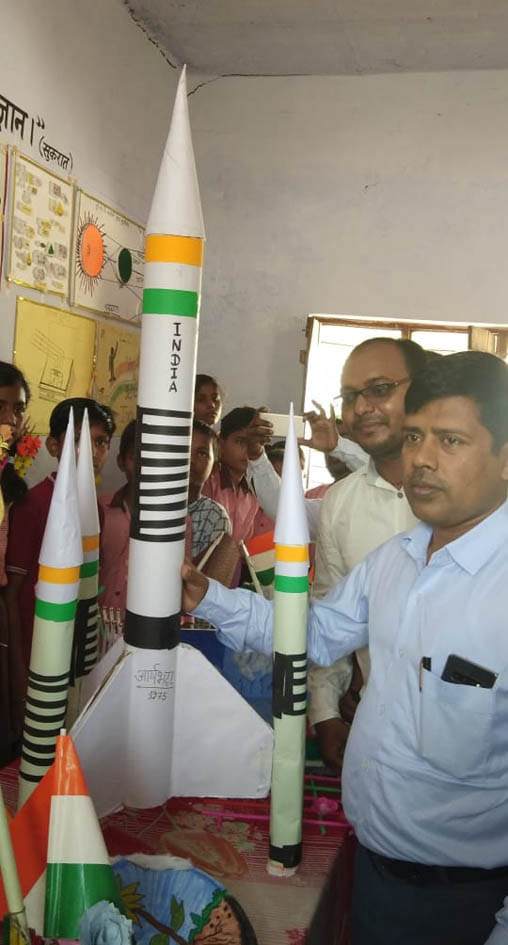 बच्चों ने मॉडल के जरिए दिखाई प्रतिभा