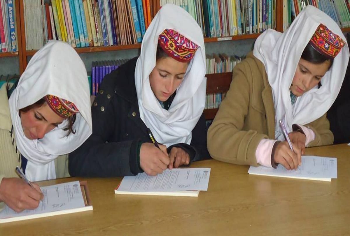 Pakistan hunza Community women looks younger and beautiful in the age of 80 years