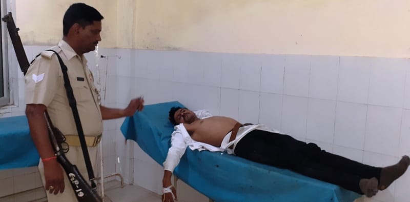 ससुराल आए युवक को पंचायत में मारी गोली, गंभीर