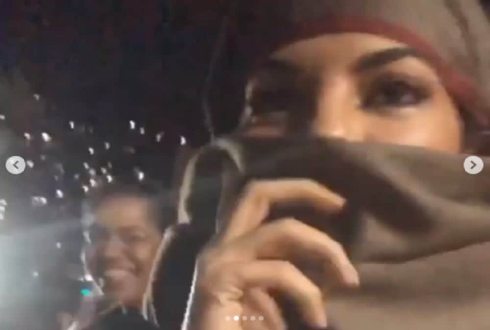 Jacqueline Fernandez cover her face and gone nainital market to eat Momos 