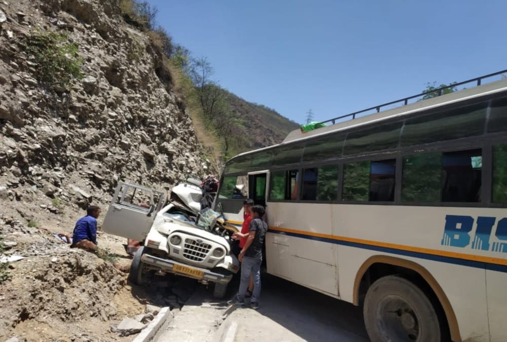 Pilgrims Car and bus Collision on badrinath highway many injured  