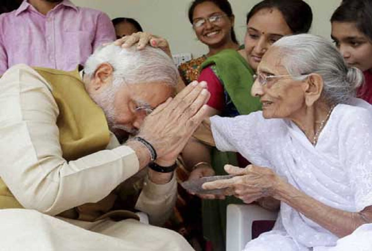 PM Modi will bless his mother today evening