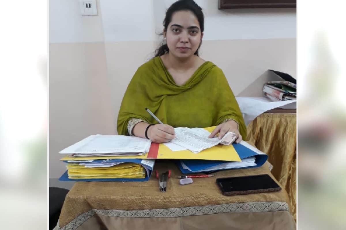 Meerut women are doing Ibadat with jobs keeping Ramadan