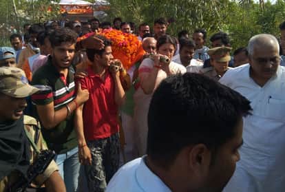 Smriti Irani may got a big ministry for defeat Congress president Rahul Gandhi in Amethi