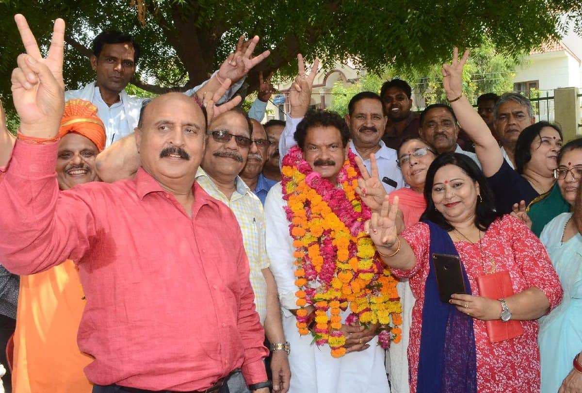 bjp candidate sp singh baghel got less than 10 votes on 18 polling booths in agra