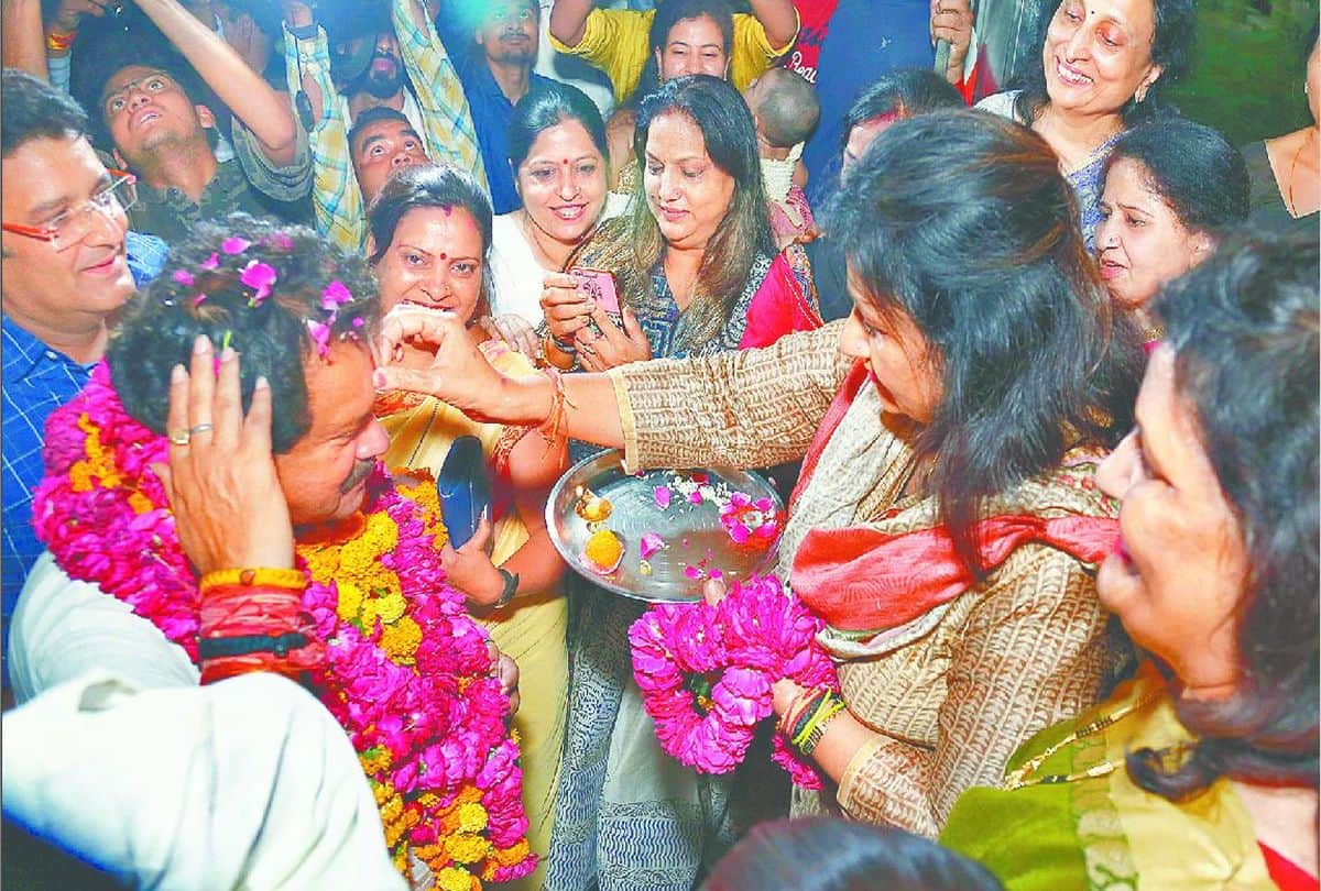 bjp candidate sp singh baghel got less than 10 votes on 18 polling booths in agra