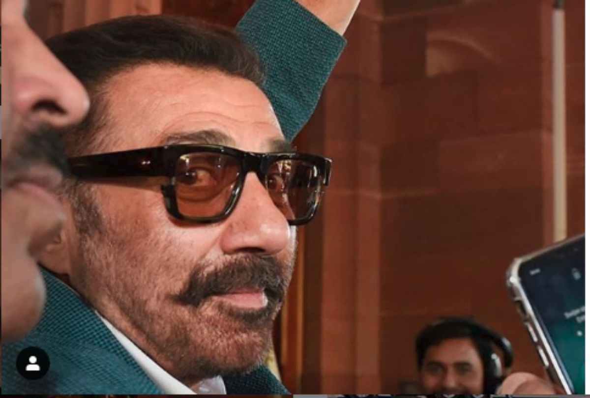 hema malini to sunny deol reached for bjp meeting in delhi look at the photos