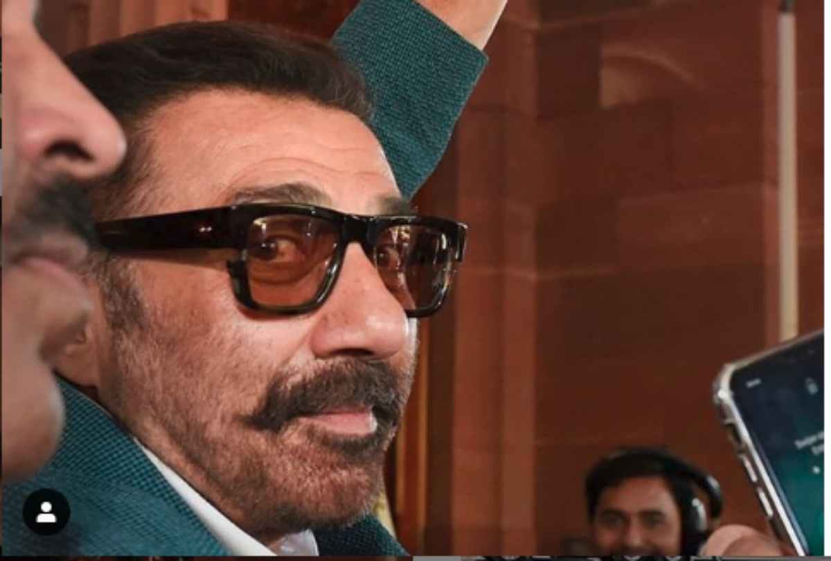 hema malini to sunny deol reached for bjp meeting in delhi look at the photos