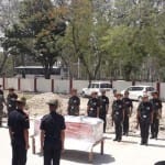 बनारस में सेना के अधिकारी और जवानों ने शहीद जवान को श्रद्धांजलि दी