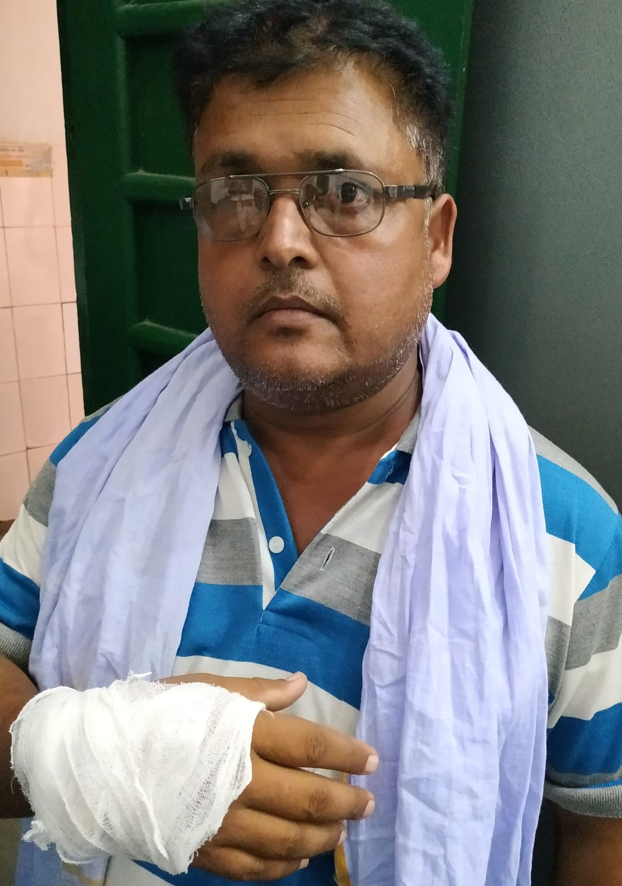 सर्जिकल वार्ड में युवक ने कइयों को दांत से काटा