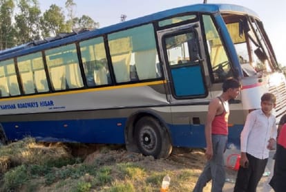 Three people died after bus overturns in Narwana