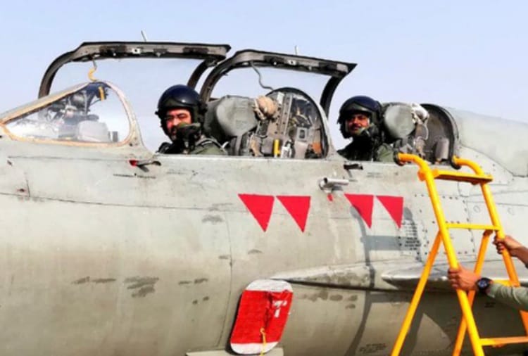 Air Chief Marshal BS Dhanoa Flew MiG-21 aircraft to Pay Tribute to Sqn Ldr Ajay Ahuja, Kargil Martyr