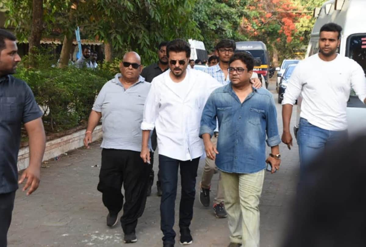 Amitabh Bachchan to Shah rukh Khan celebrity reached Ajay Devgan Father Veeru Devgan Funeral