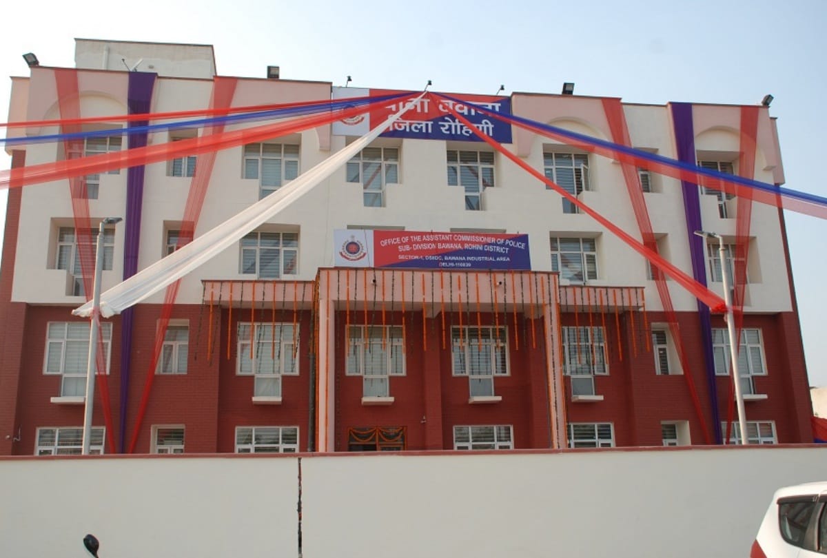 delhi man falls to death in suspicious condition from bawana police station