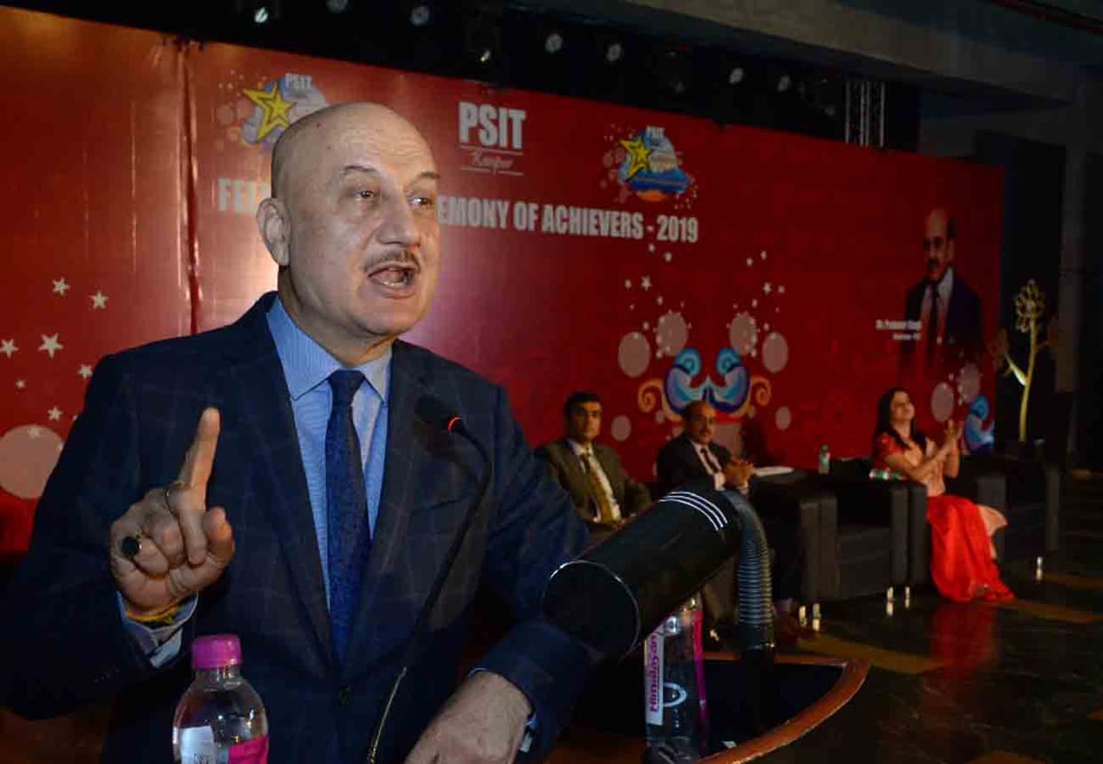 Anupam Kher said end Article 370